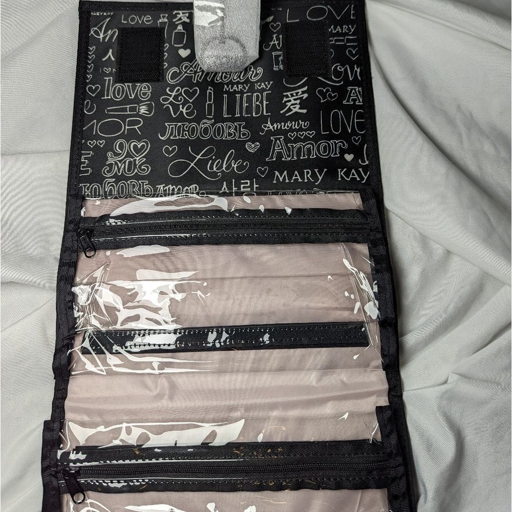 NWT Mary Kay Travel Roll-Up Bag (unfilled) 4 Departments, Black, White & Pink - Picture 6 of 7